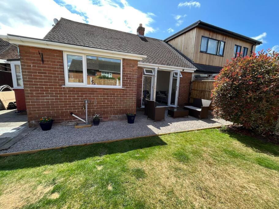 Idyllic Bungalow, Ideal Location In West Lancashire Burscough Zewnętrze zdjęcie