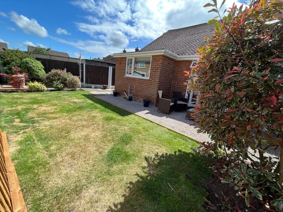 Idyllic Bungalow, Ideal Location In West Lancashire Burscough Zewnętrze zdjęcie